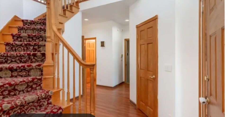 Building Photo - 5261 Oakbrook Dr