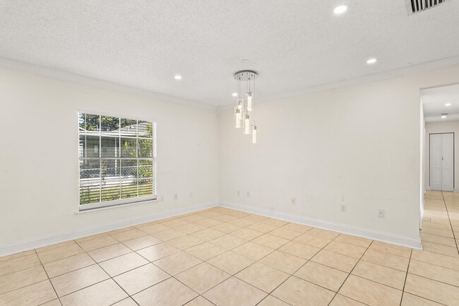 Building Photo - 3215 1st Pl
