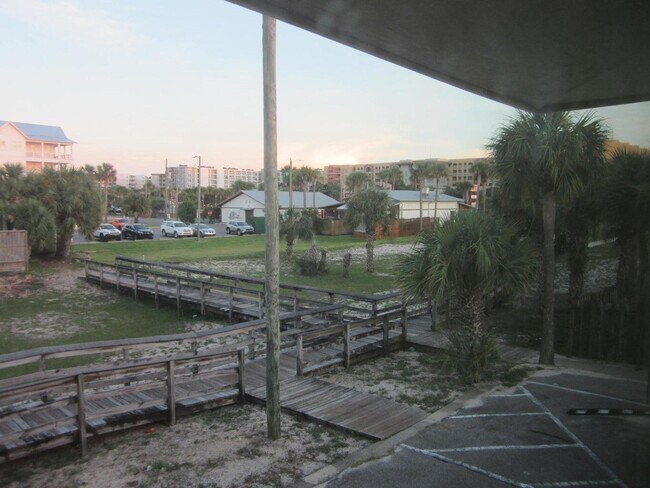 Building Photo - 315 Bream Ave