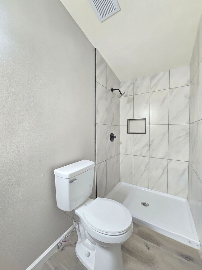 Building Photo - 44309 Date Ave