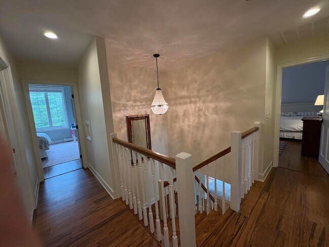 Building Photo - 111 Kestrel Ct
