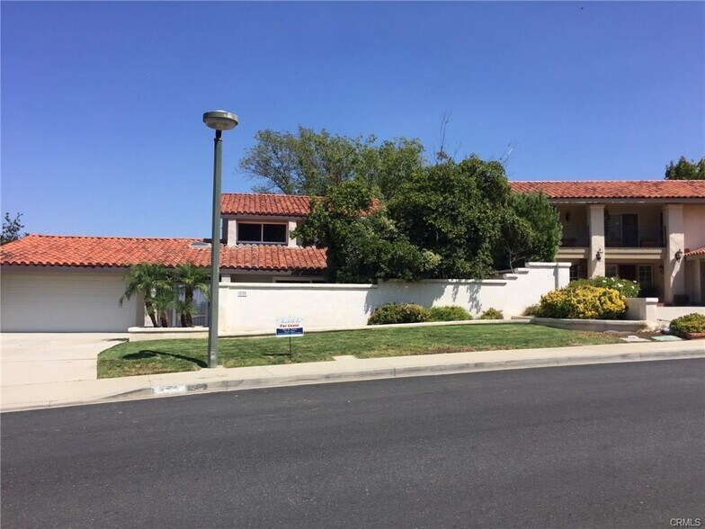 Great frontage - 4352 Park Corona