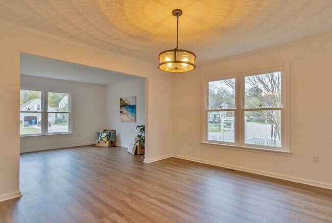 Building Photo - 3-Bedroom Home in Hillcrest Farms on Corne...