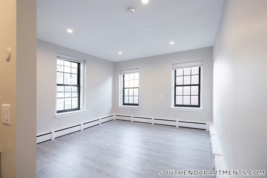 Building Photo - 158 St Botolph St
