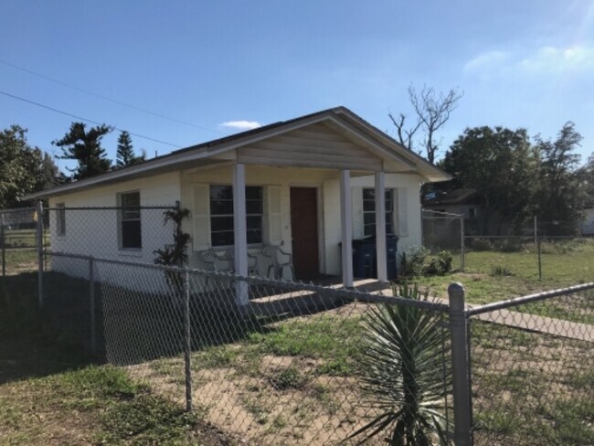 Building Photo - 729 Lemon Ave