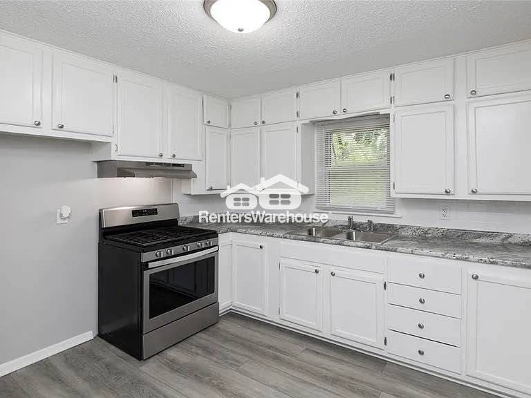 Building Photo - 2418 Boston Ave