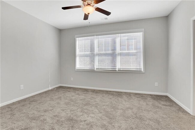 Building Photo - 1954 Sanford Dr