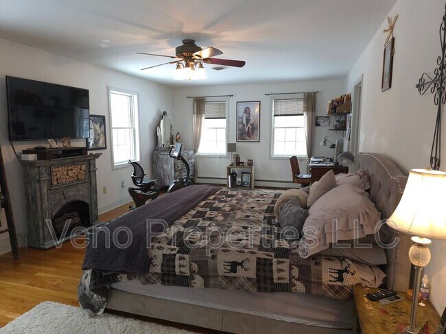 Building Photo - 1023 Packer Rd