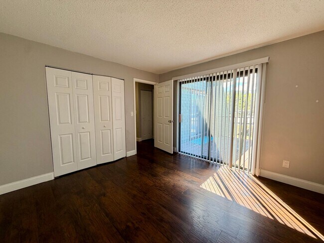 Building Photo - 21-24 Springwood Square