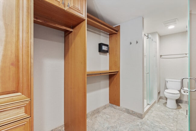 Building Photo - 12135 107th Ave NE