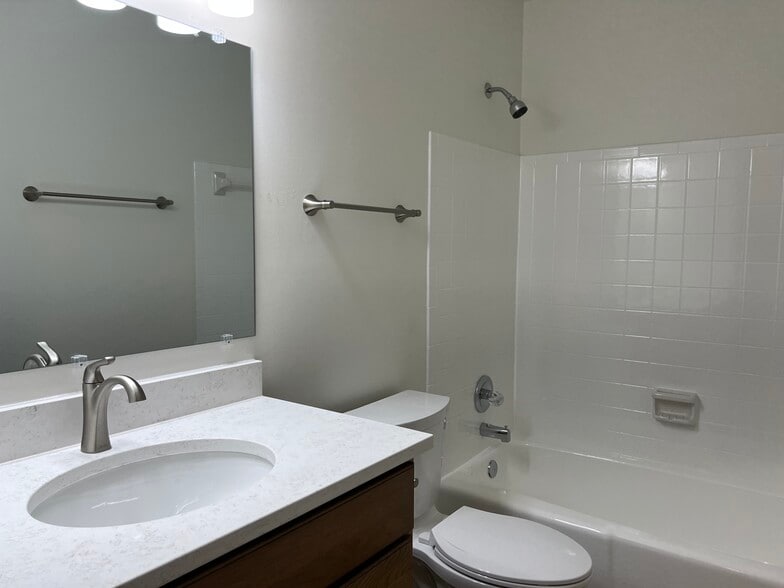 Building Photo - 4797 Nugent Dr