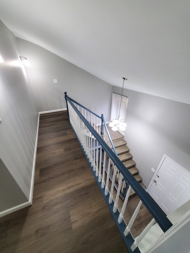 Building Photo - 12 Pebble Ct