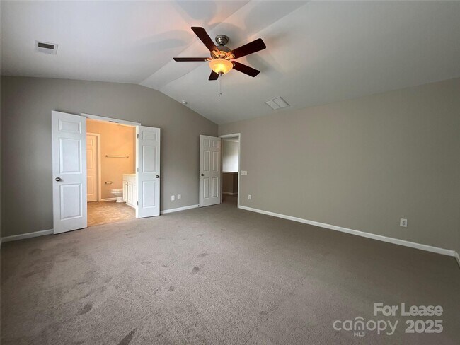 Building Photo - 2111 Arbor Vista Dr