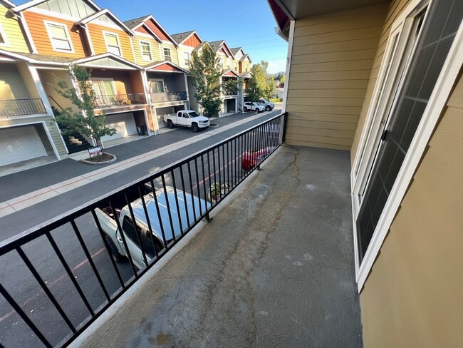 Building Photo - 411 Berrydale Ave