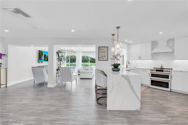 Building Photo - 2649 Longboat Dr