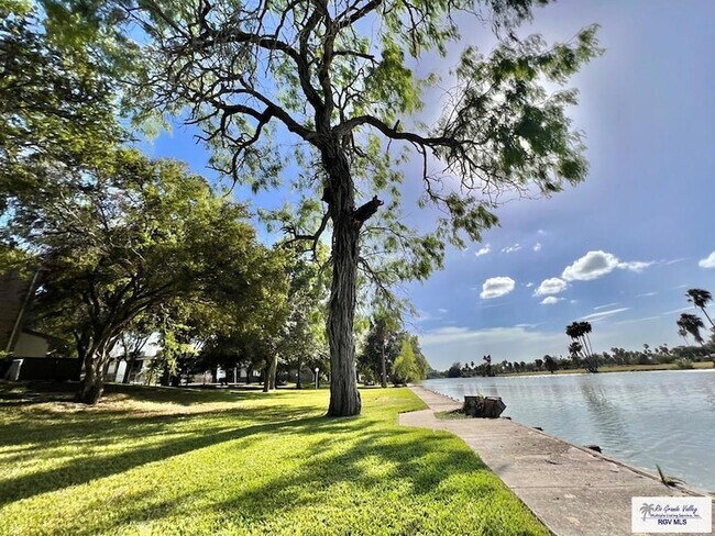 Building Photo - 6744 Central Blvd