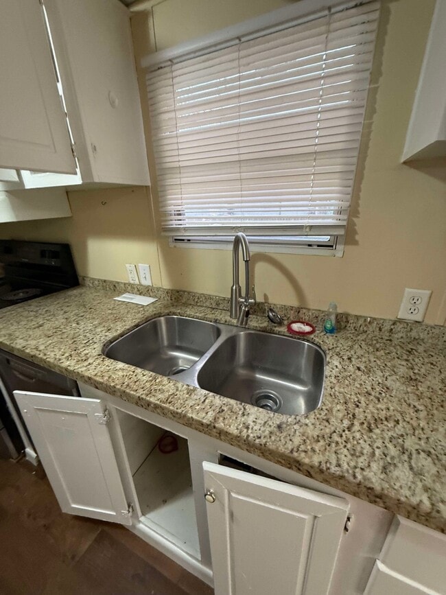 Building Photo - 16484 Brittany Way