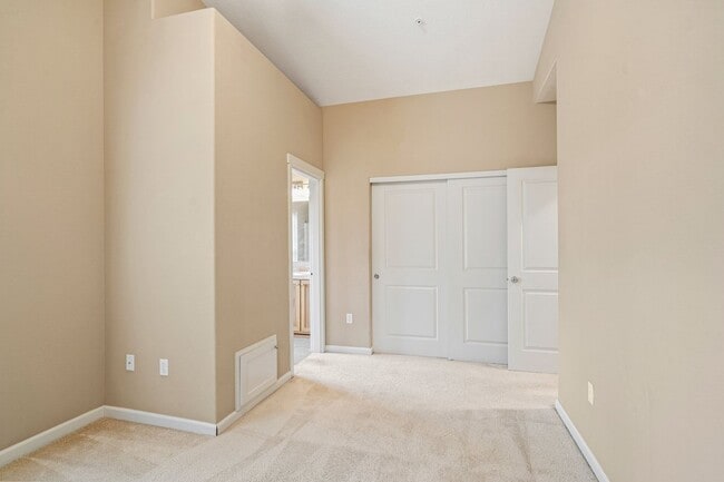 Building Photo - 1150 SW 170th Ave