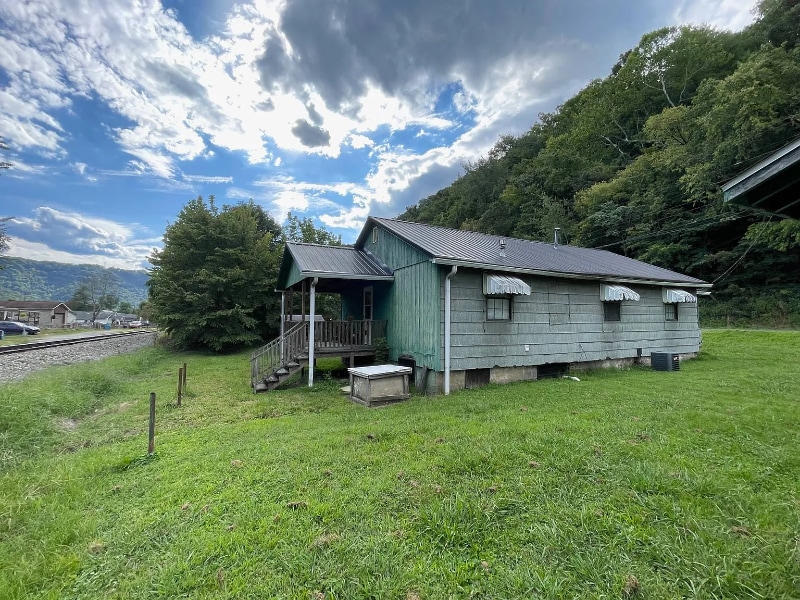 Building Photo - 7370 E Dupont Ave