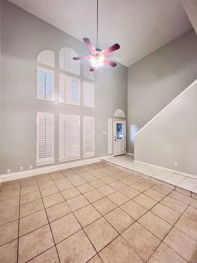 Building Photo - 1101 Shiloh Dr