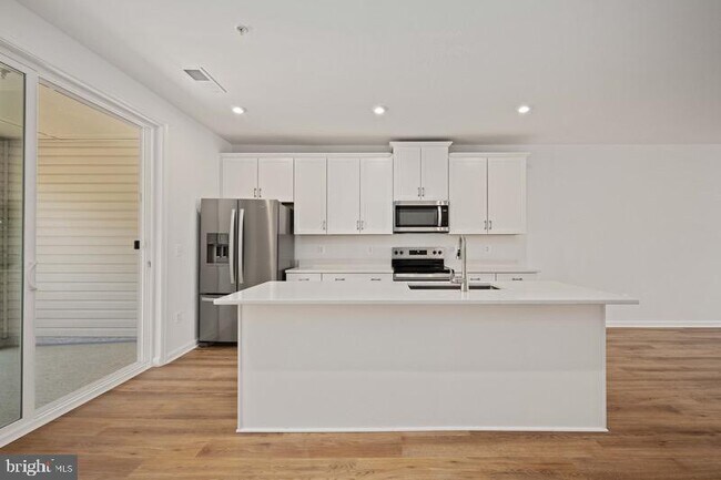 Building Photo - 2534 Neabsco Common Pl