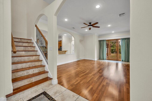 Building Photo - Gorgeous Winter Park Home