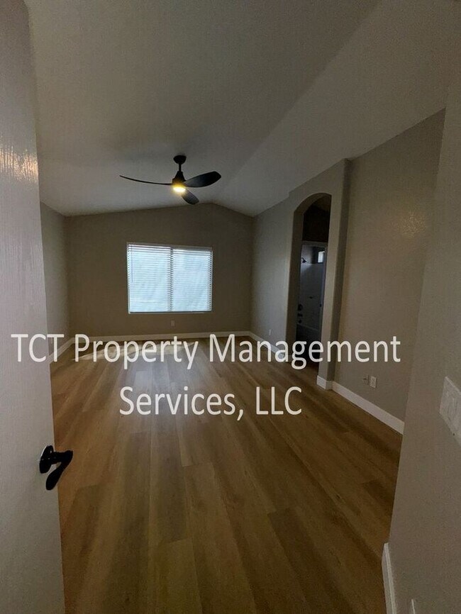 Building Photo - Updated Rent-Ready Home in Gilbert!