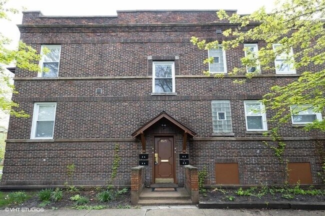 Building Photo - 2 bedroom in CHICAGO IL 60625