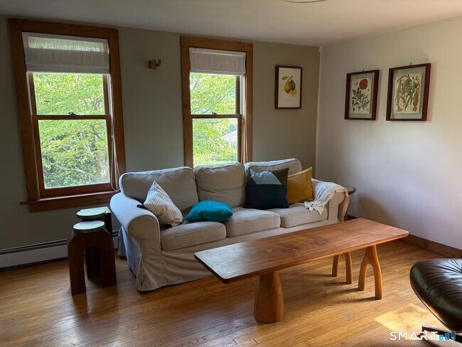 Building Photo - 895 Tolland Stage Rd