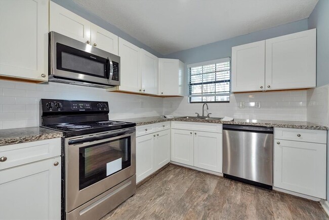 Building Photo - 3559 Balboa Cir