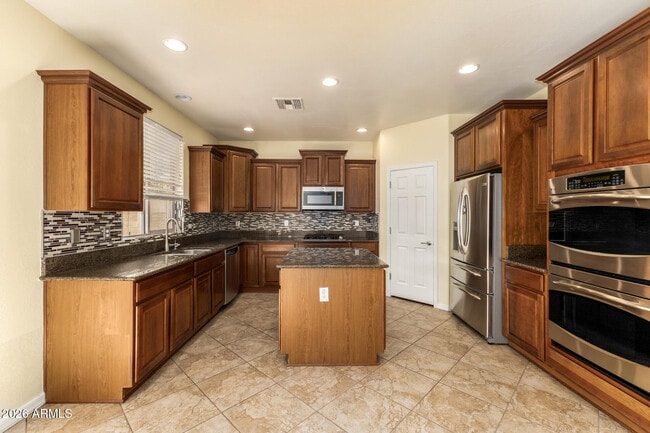 Building Photo - 5303 W Pinnacle Vista Dr