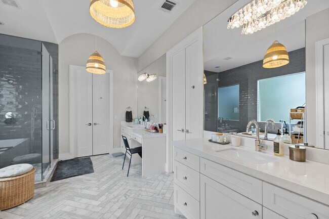 Building Photo - 2518 Southgate Blvd