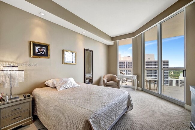 Building Photo - 21200 Point Pl