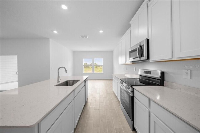 Building Photo - 8885 SW 68th Ter Rd