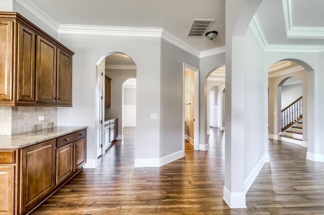 Building Photo - 5 Bedroom single family home in Mooresville