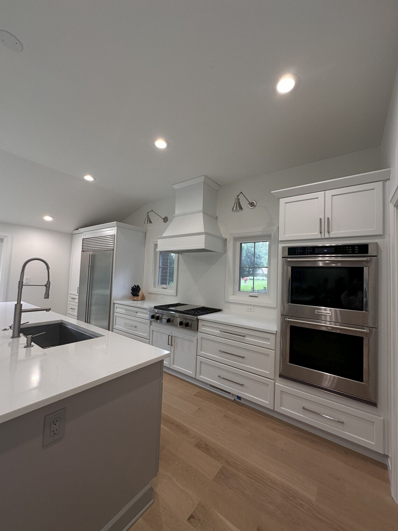 Building Photo - 905 Aurora Way