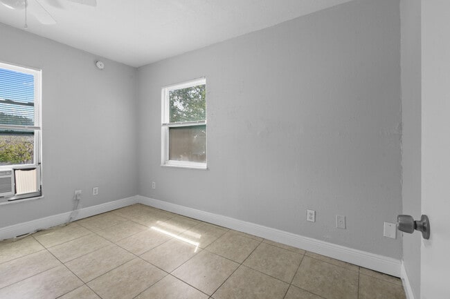 Building Photo - 3721 Henry Ave