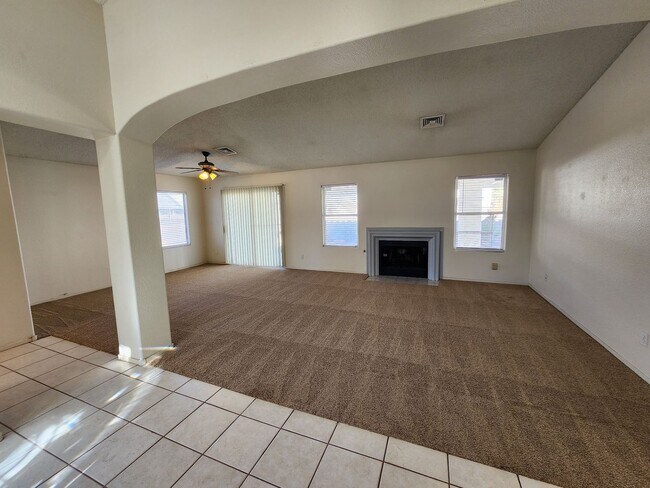Building Photo - 1720 Navarre Ln
