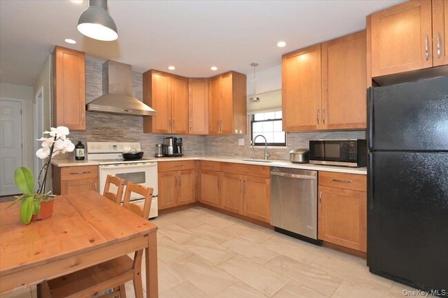 Building Photo - 43 Flagstone Ln