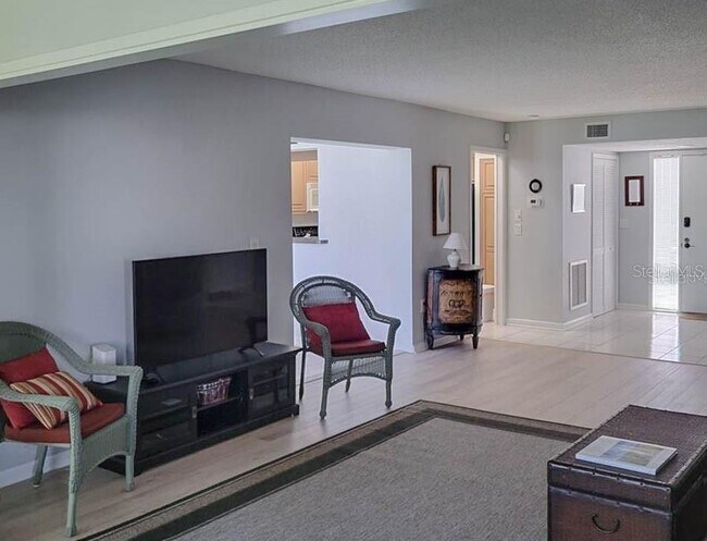 Building Photo - 5018 MARSHFIELD Rd