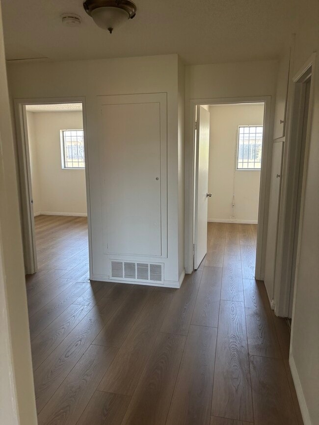 Building Photo - Pet-Friendly Spacious 4-Bedroom Condo in G...