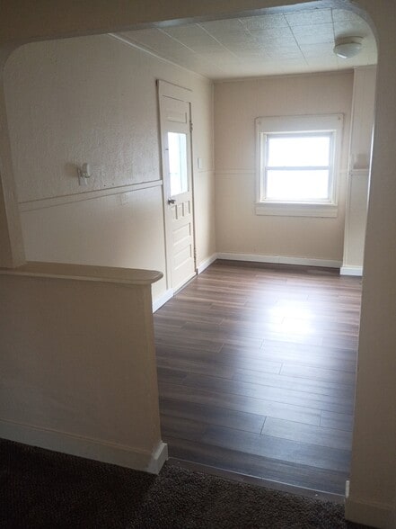 Building Photo - 347 Ludington St