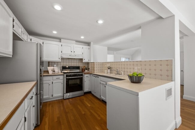 Building Photo - 48 Miller Rd