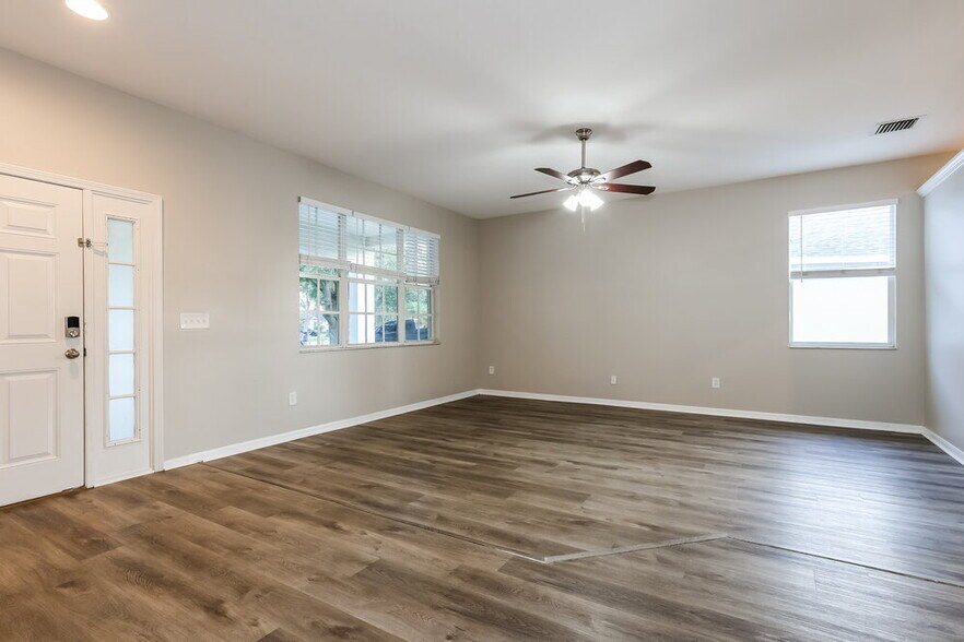 Building Photo - 6707 Cambridge Park Dr
