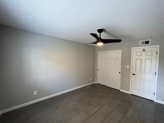 Building Photo - 2 Bedroom Condo in the Scottsdale Terrace Condominiums Community Near N Pima Rd and E Indian Scho...