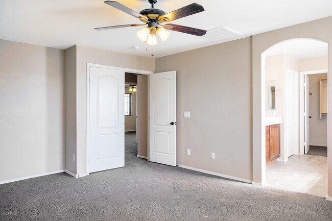 Building Photo - 401 S 166th Dr