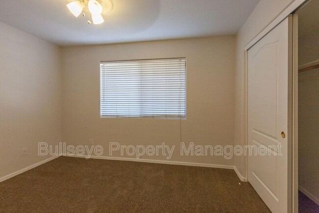 Building Photo - 3716 E University Dr