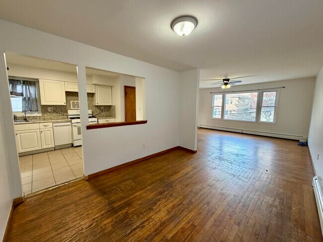 Building Photo - 57 Magnolia Ave