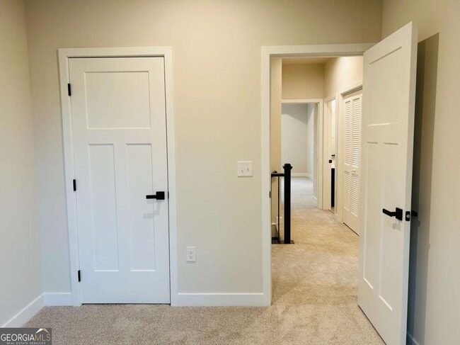 Building Photo - 420 Thatch Ter