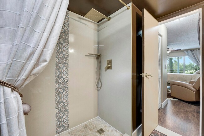 Building Photo - 3755 Via Poinciana